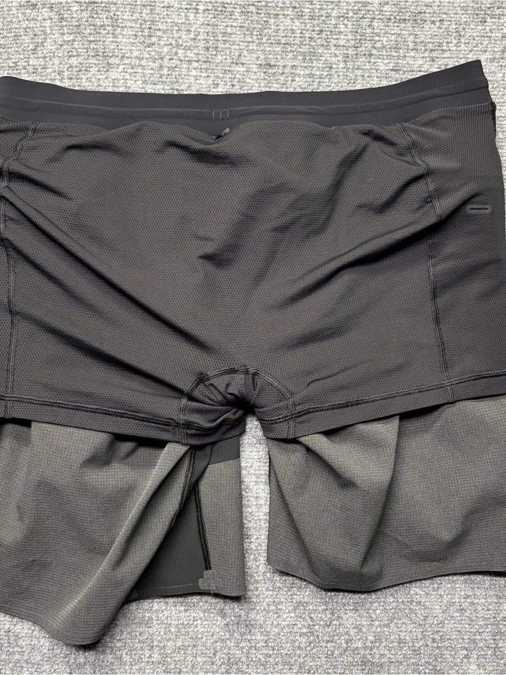 Lululemon Shorts Mens XL Black Gray Train to Beach 8